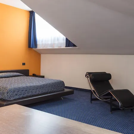 Giulietta Hotel 4*